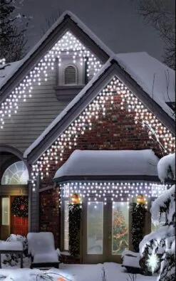 300 Indoor And Outdoor Ice White Twinkling Icicle LED Connectable Light Set